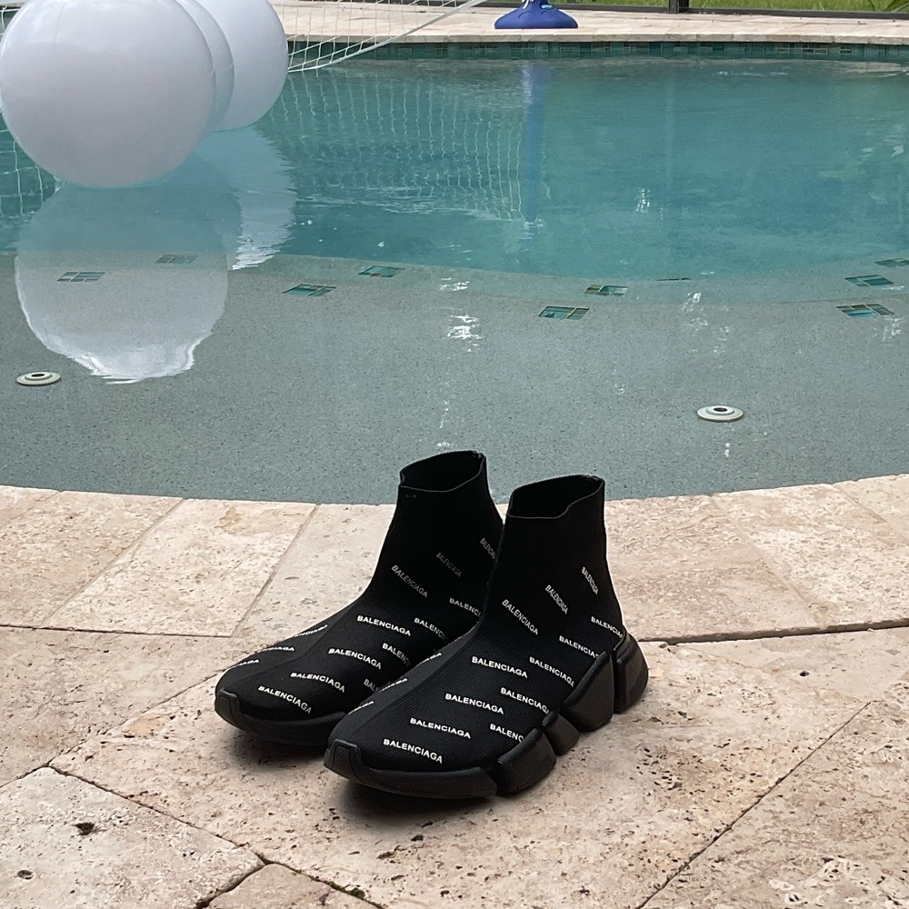 Balenciaga Speed Trainer 2.0. All Over Logo Black and White.